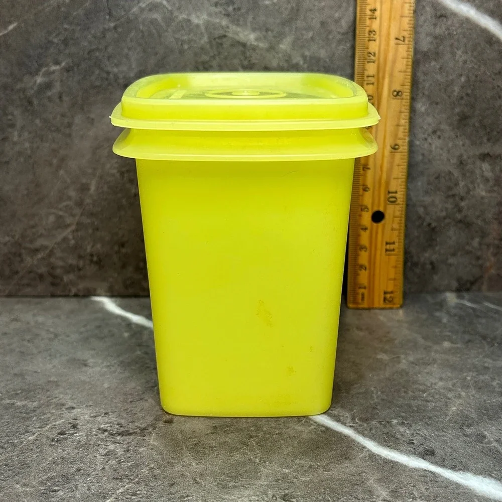 Tupperware Modular Mates Rectangular Canister Neon Yellow Lime Green 1243-1 Lid